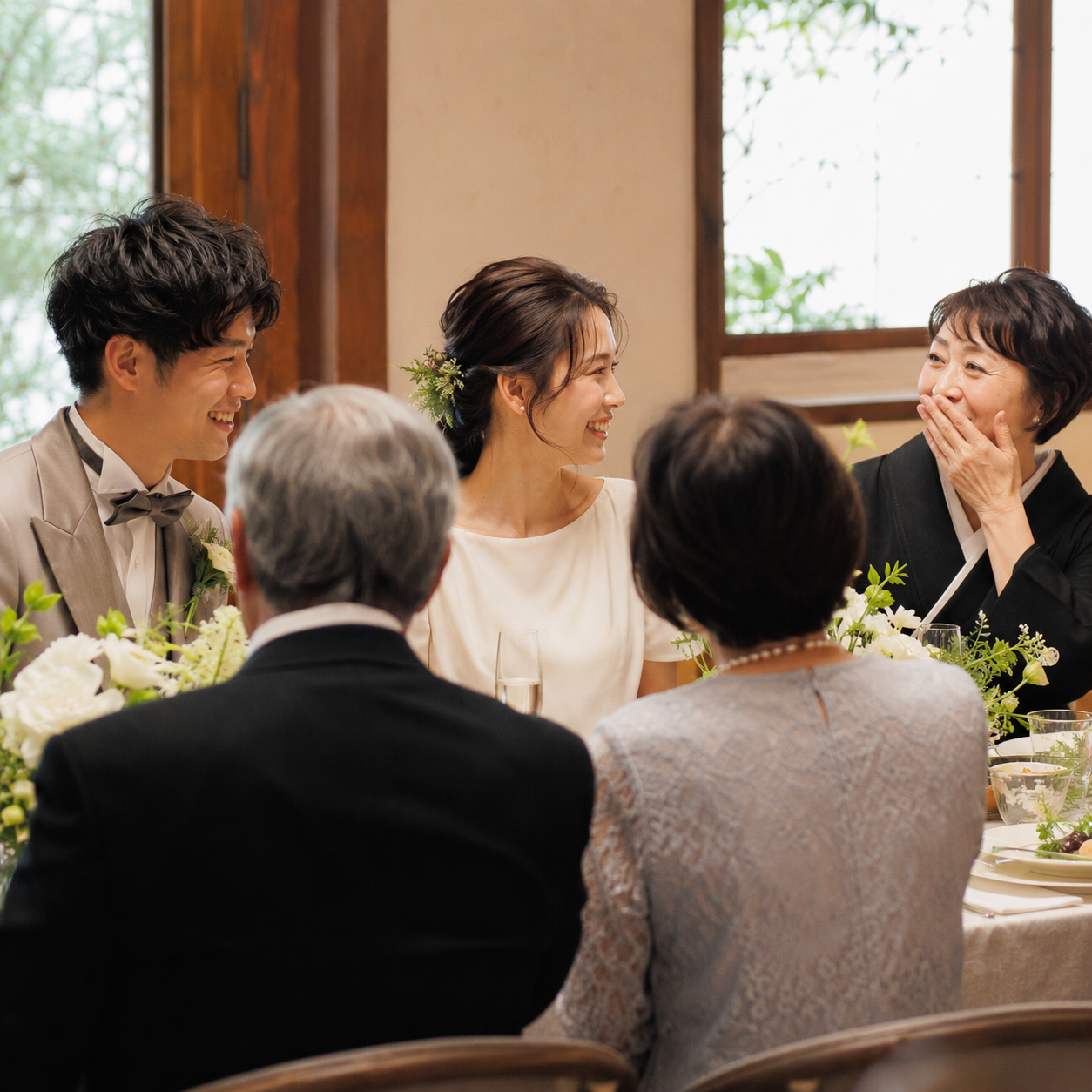 家族婚での歓談の様子